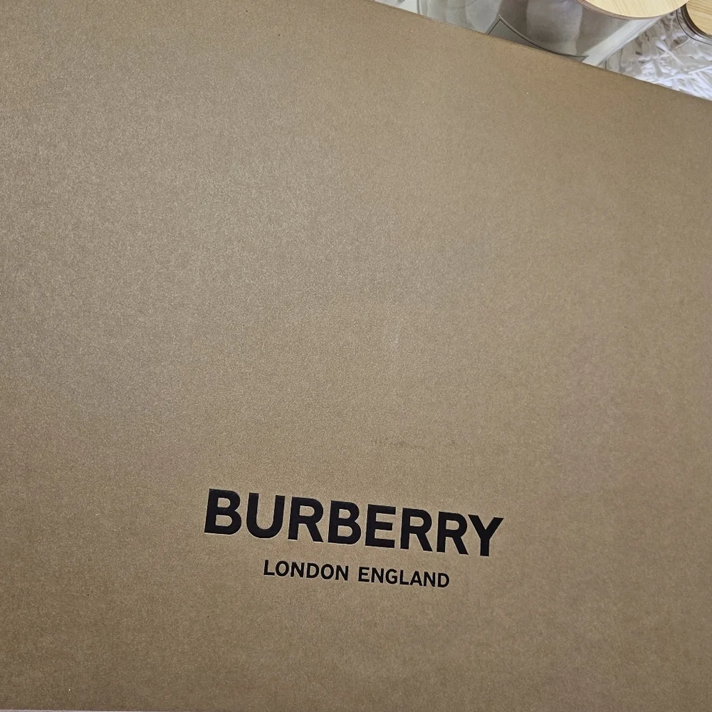 Burberry Checkered Handbag with Black and Brown Accents - Picture 6 of 8